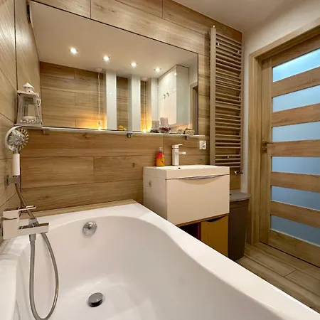 Apartamento Postcard Scenic Escape 10 Minutes To Old Town And Seaside Gdansk