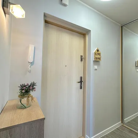 Postcard Scenic Escape 10 Minutes To Old Town And Seaside Apartamento