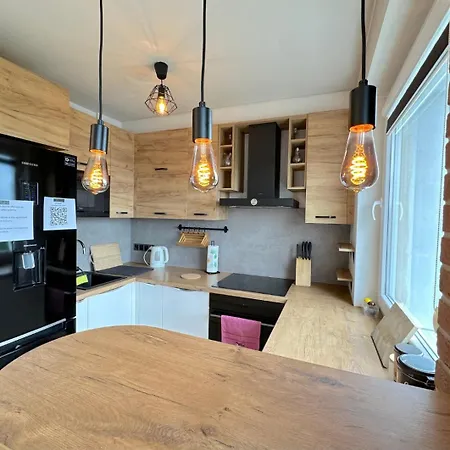 Postcard Scenic Escape 10 Minutes To Old Town And Seaside Apartamento Gdansk